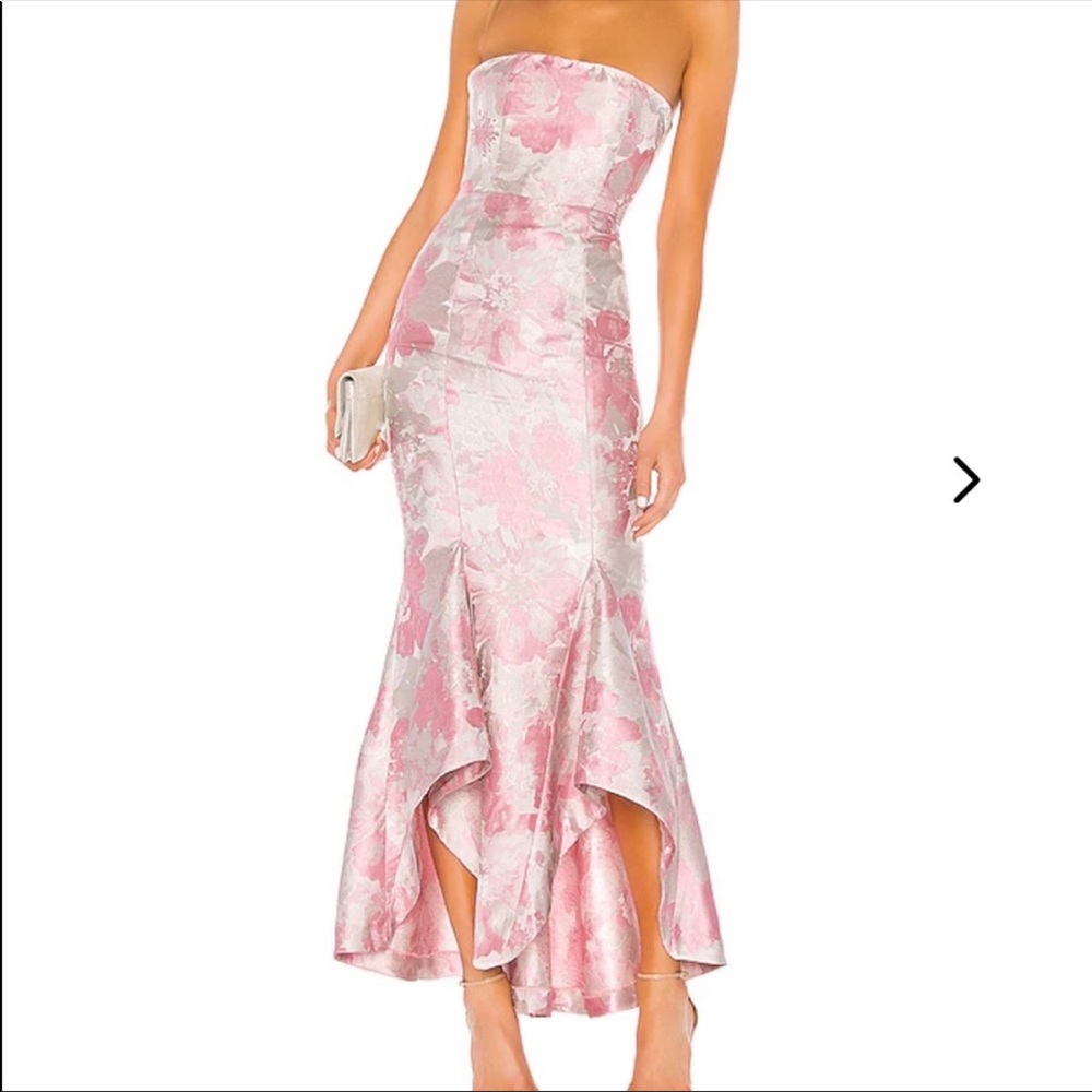 ISO of this urgonia lovers and friends dress XXS, XS OR SMALL!!!